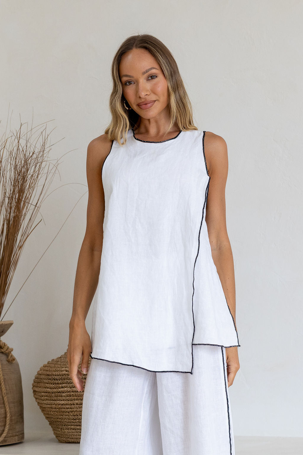 Ventilata Top - White & Black
