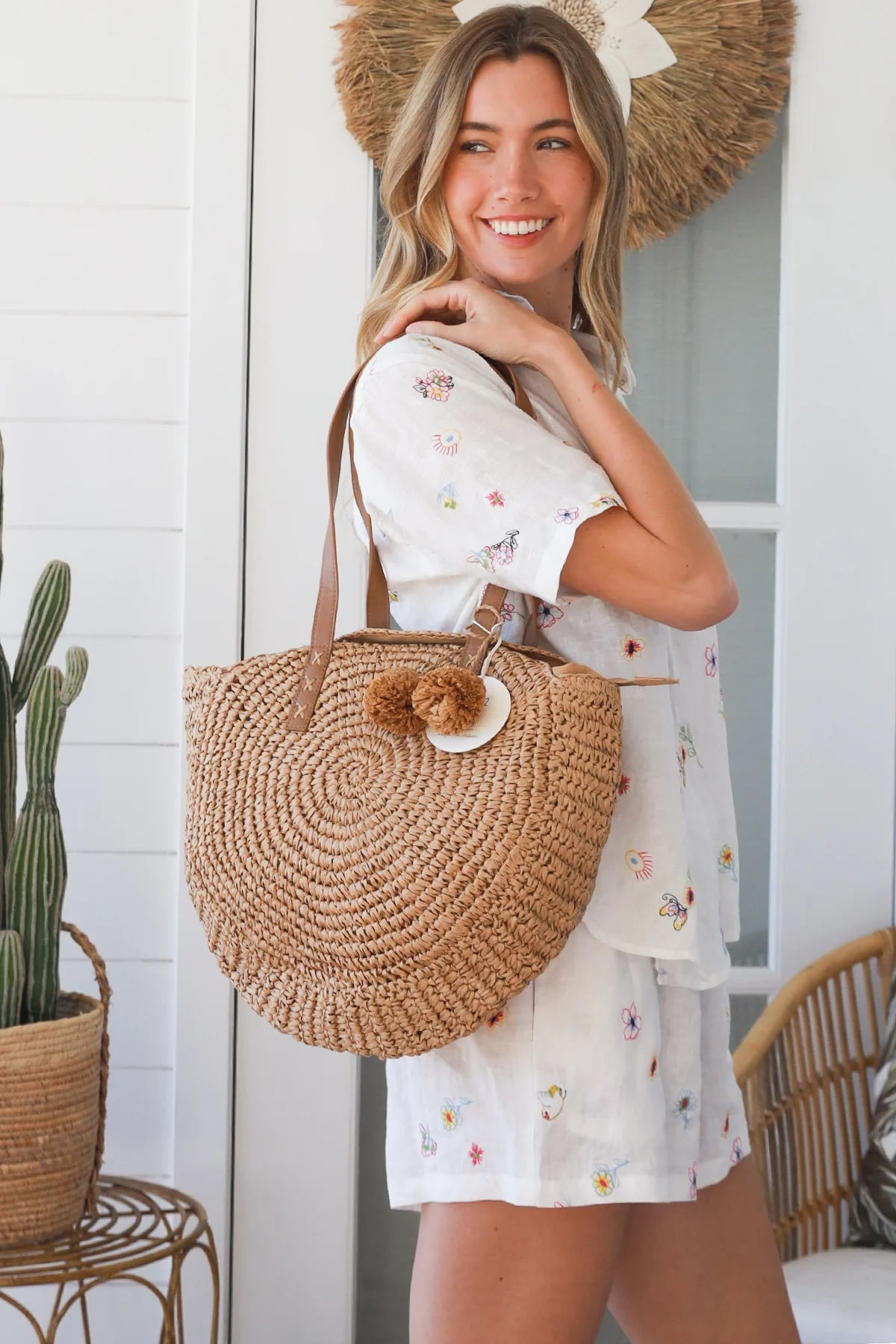 Pom Pom Straw Bag